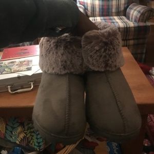 Fluffy ugg slippers